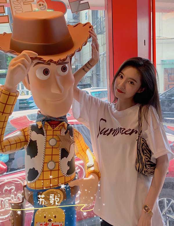 迪拜预约商务模特